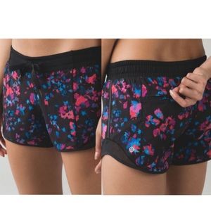 Lululemon Swift Ultra Hotty Hot "Dandy Digie" Activewear Running Shorts Size: 6